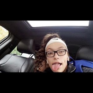 Meet your Posher, Cora